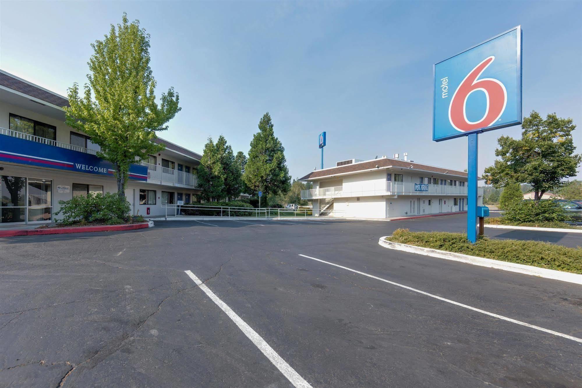 Motel 6 Weed - Mount Shasta Экстерьер фото