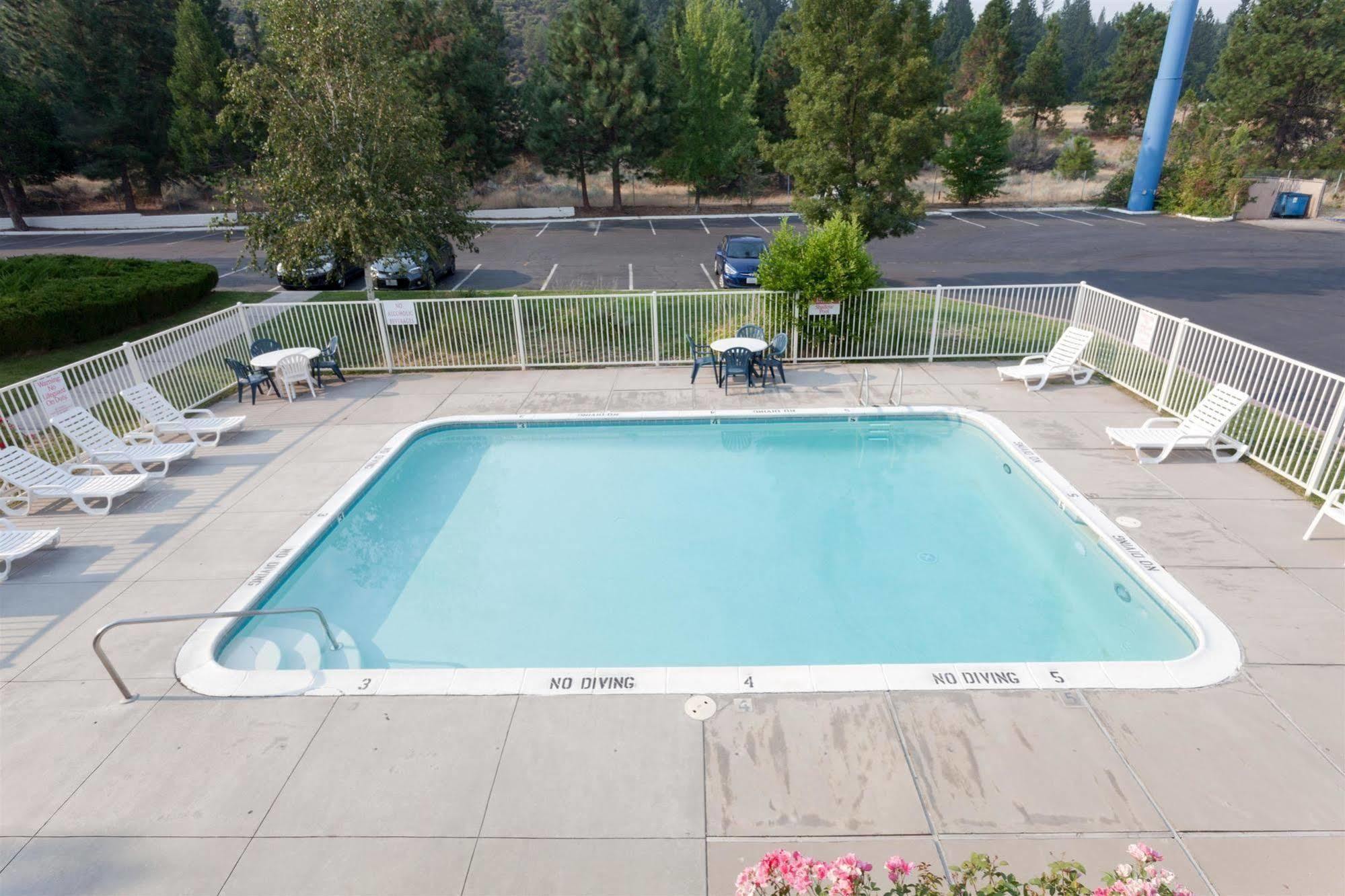 Motel 6 Weed - Mount Shasta Экстерьер фото