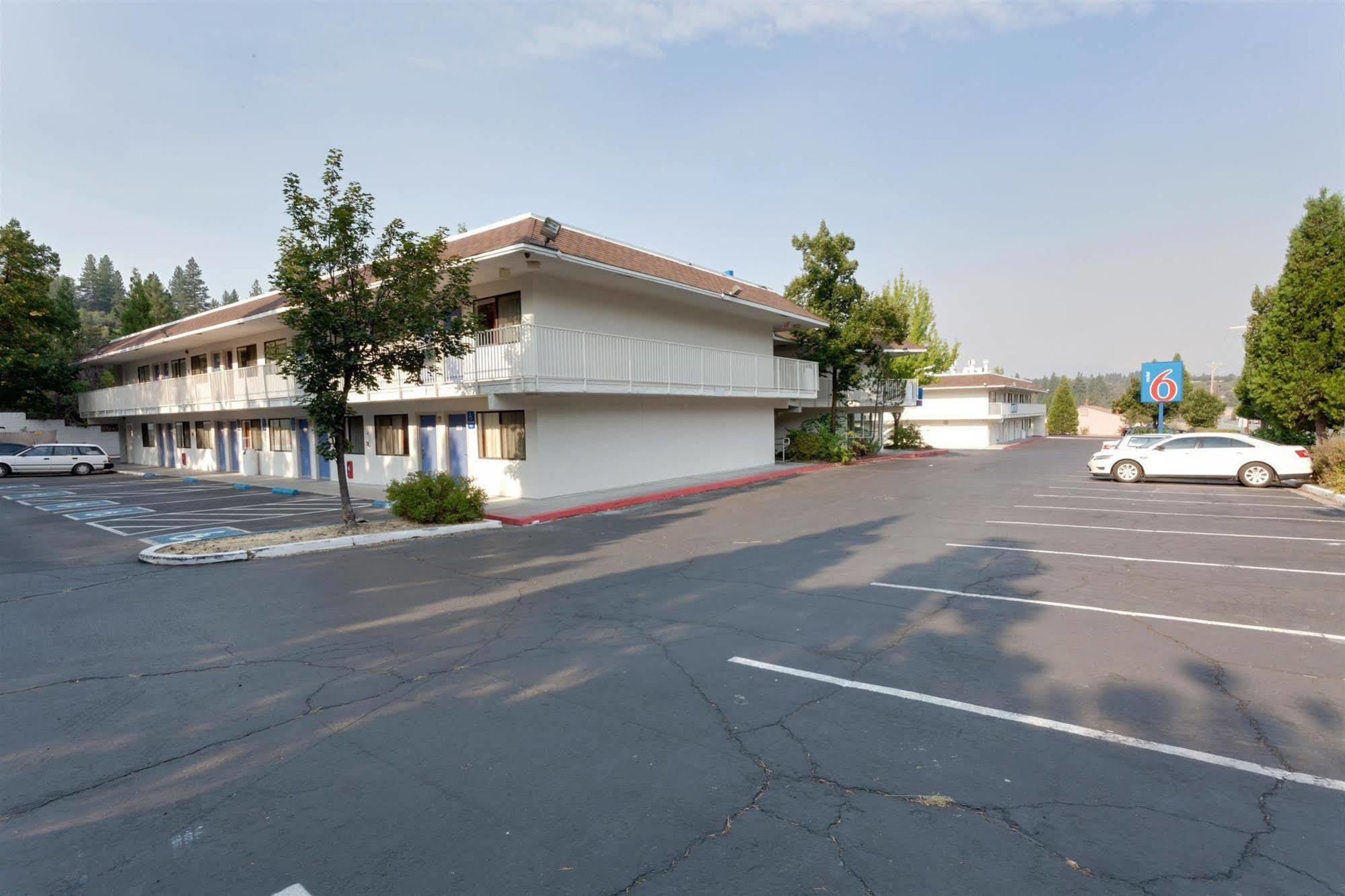 Motel 6 Weed - Mount Shasta Экстерьер фото