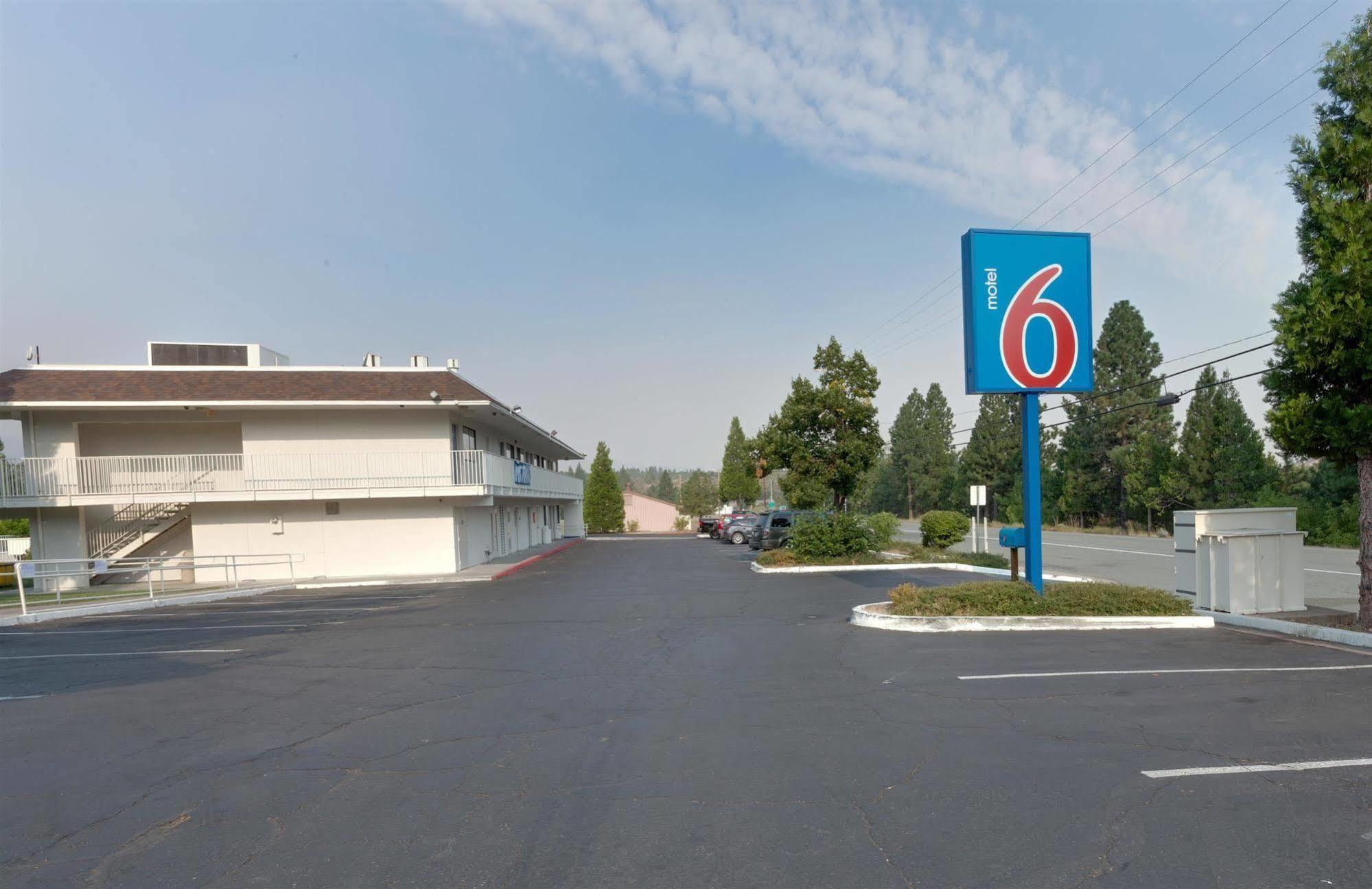 Motel 6 Weed - Mount Shasta Экстерьер фото